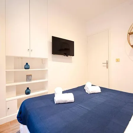 Flat In The Marais I Appartamento